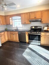 95 Holland St in Harrison, NY - Building Photo - Building Photo