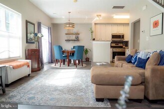 11138 Wortham Crest Cir in Manassas, VA - Building Photo - Building Photo