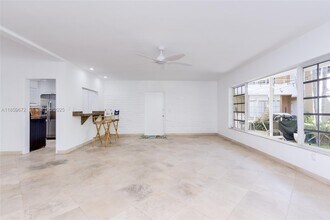 60 Park Dr in Bal Harbour, FL - Building Photo - Building Photo