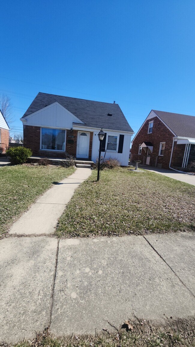 6978 Mayburn St, Unit 532 in Dearborn Heights, MI - Building Photo - Building Photo