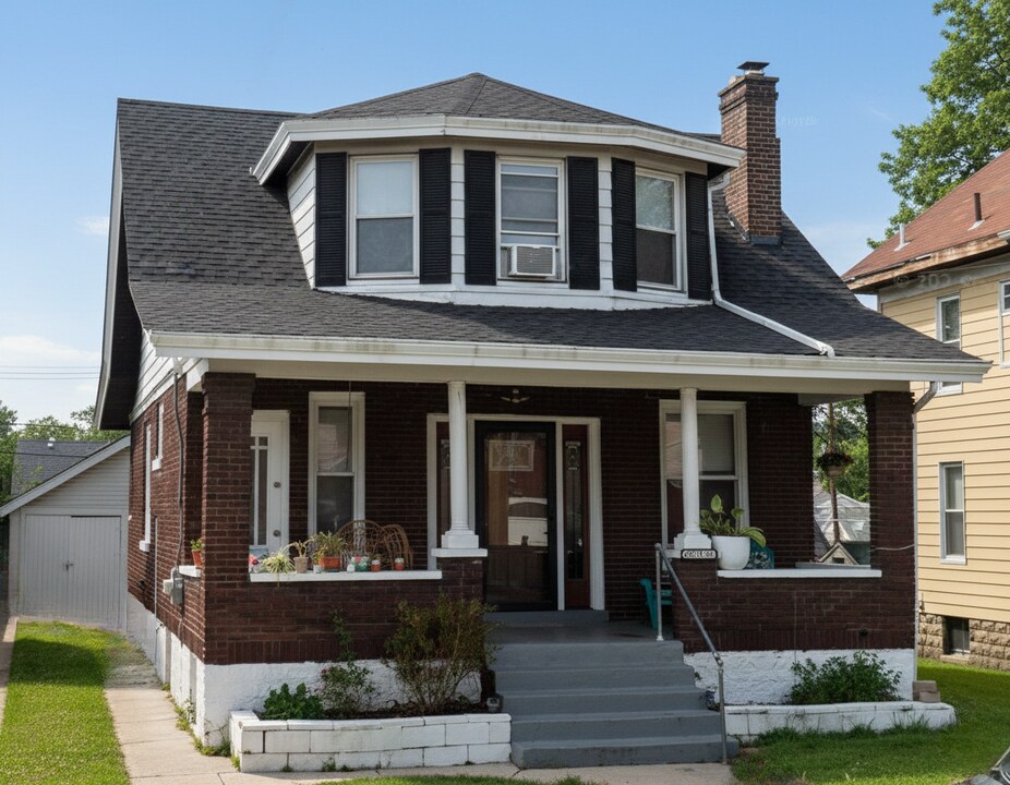 6515 Vine St in Cincinnati, OH - Building Photo