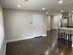 2778 Delowe Dr in Atlanta, GA - Building Photo - Building Photo