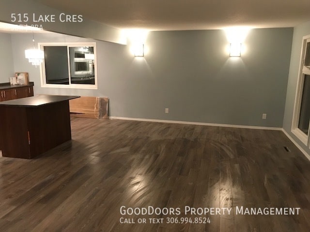 515 Lake Crescent in Saskatoon, SK - Building Photo - Building Photo