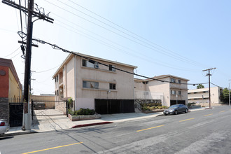 148 N Manhattan Pl in Los Angeles, CA - Building Photo - Primary Photo