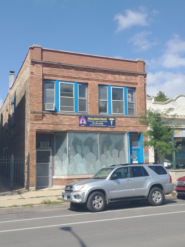 property at 3646 W Wrightwood Ave