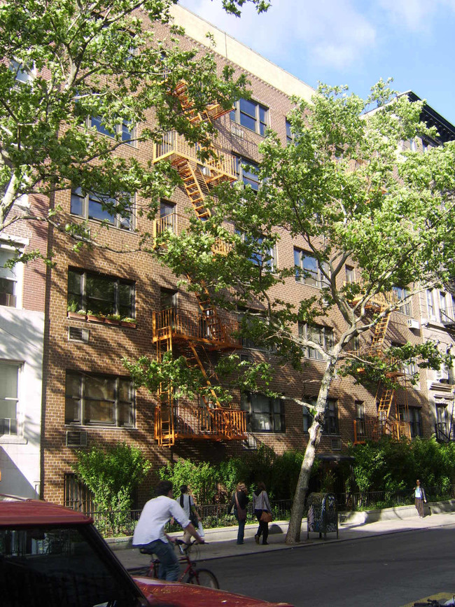 107 St. Marks Place in New York, NY - Building Photo - Building Photo