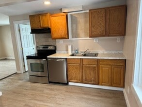 8 New St in Plattsburgh, NY - Building Photo - Building Photo