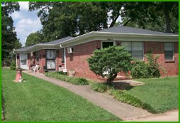 Oakwood Apartments in Birmingham, AL - Foto de edificio - Building Photo