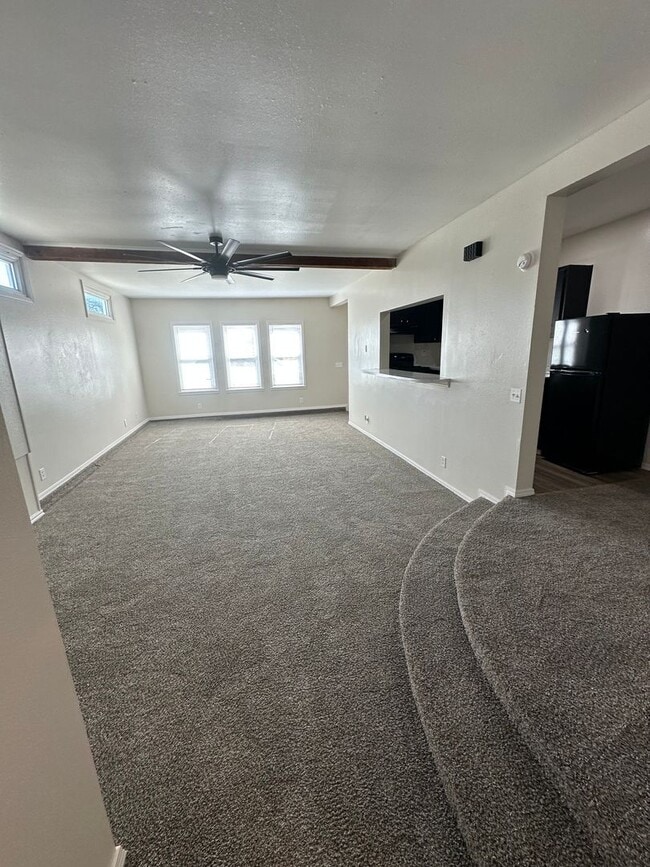 property at 316 W 9th St