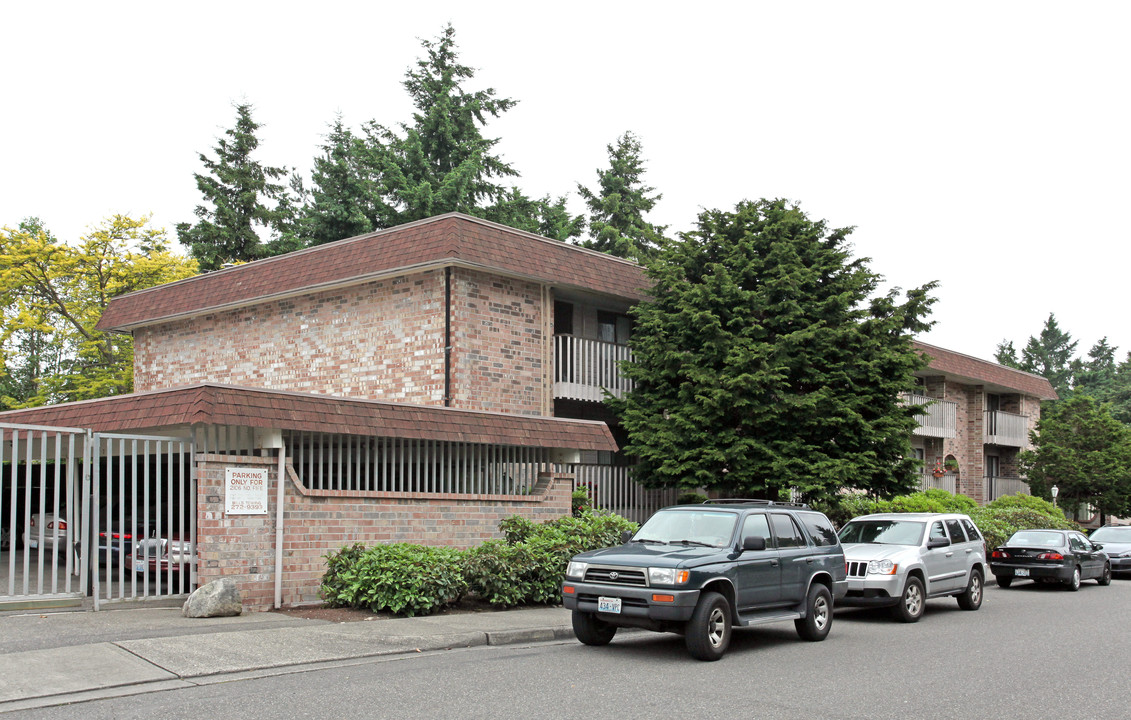 Conquistador Apartments in Tacoma, WA - Building Photo