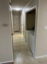 232 Auburn Dr photo'