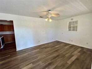 206 W King St in Tom Bean, TX - Building Photo - Building Photo