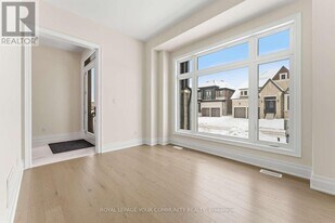 15 Saxby Farm Ave in King, ON - Building Photo