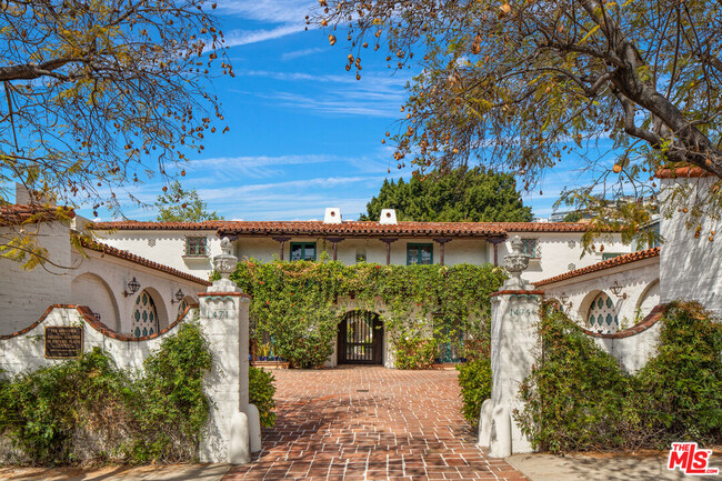 1471 Havenhurst Dr in West Hollywood, CA - Building Photo - Building Photo