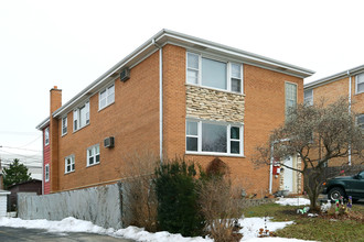 335 S Hale St in Addison, IL - Building Photo - Building Photo