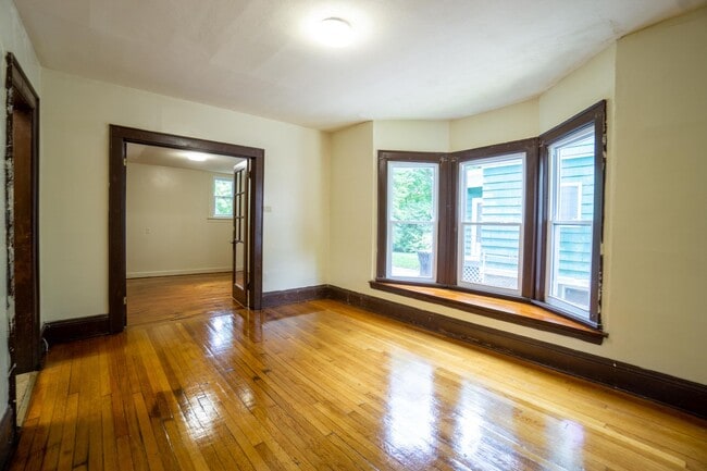 108 Avondale Pl in Syracuse, NY - Building Photo - Building Photo