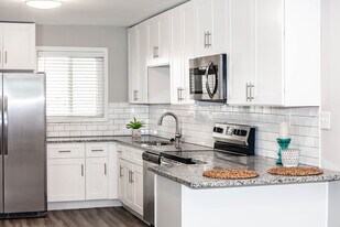 78 Sheridan Drive in Atlanta, GA - Building Photo