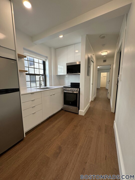 1200 Massachusetts Ave in Cambridge, MA - Foto de edificio