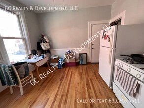 1113 W Patterson Ave-Unit -1115-1F in Chicago, IL - Building Photo - Building Photo