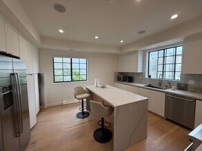11815 Dorothy St, Unit 5 in Los Angeles, CA - Building Photo - Building Photo