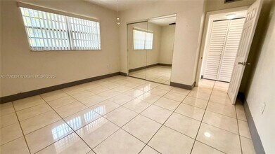 1629 NW N River Dr, Unit 104 in Miami, FL - Building Photo - Building Photo