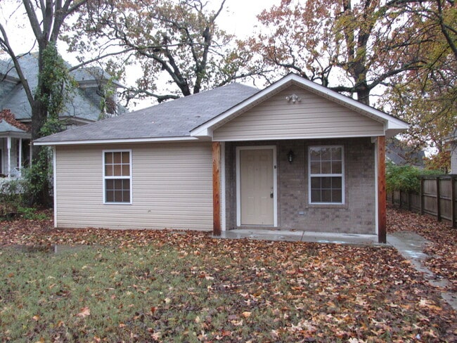 property at 915 S 17th St