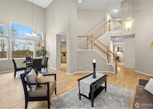 6322 Rebecca Ave SE in Auburn, WA - Foto de edificio - Building Photo