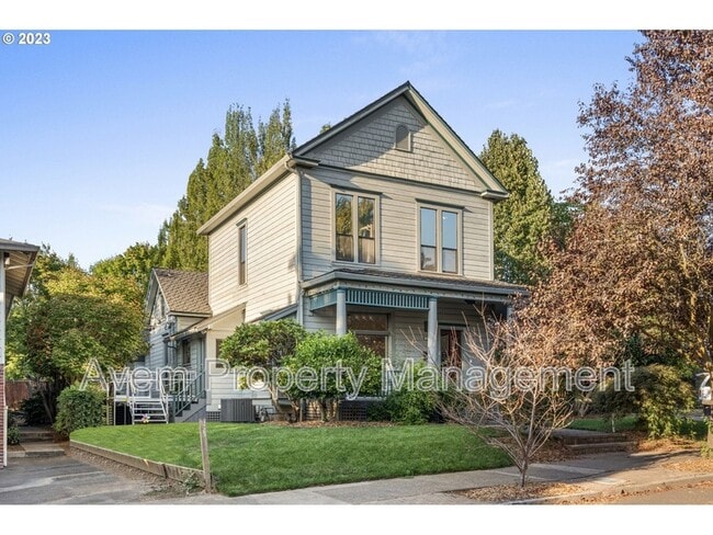 property at 1835 SE Main St