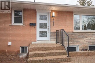 402 Third Line in Oakville, ON - Building Photo - Building Photo