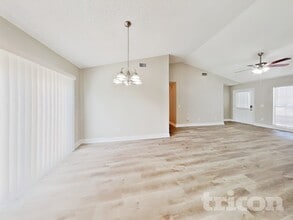 4051 Forecast Dr in Brandon, FL - Building Photo - Building Photo