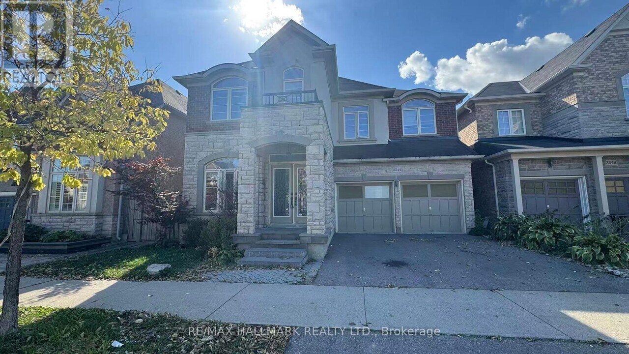 3344 Roma Ave in Burlington, ON - Building Photo