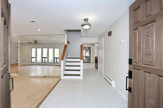 4 Hollow Tree Ct in Pomona, NY - Building Photo - Building Photo