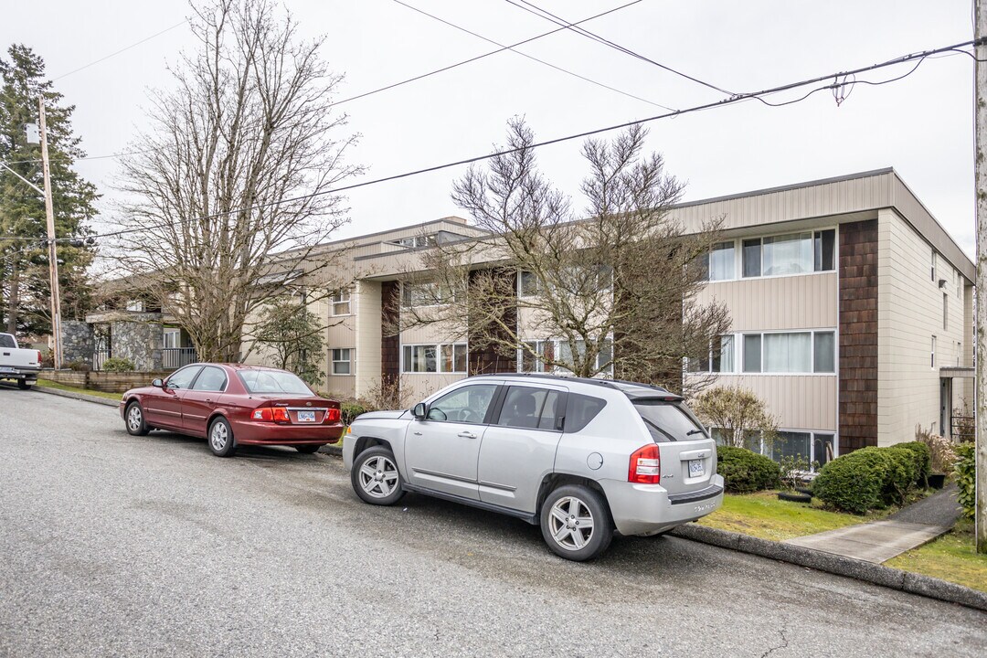 Connaught Heights Pentecostal Villa in New Westminster, BC - Building Photo