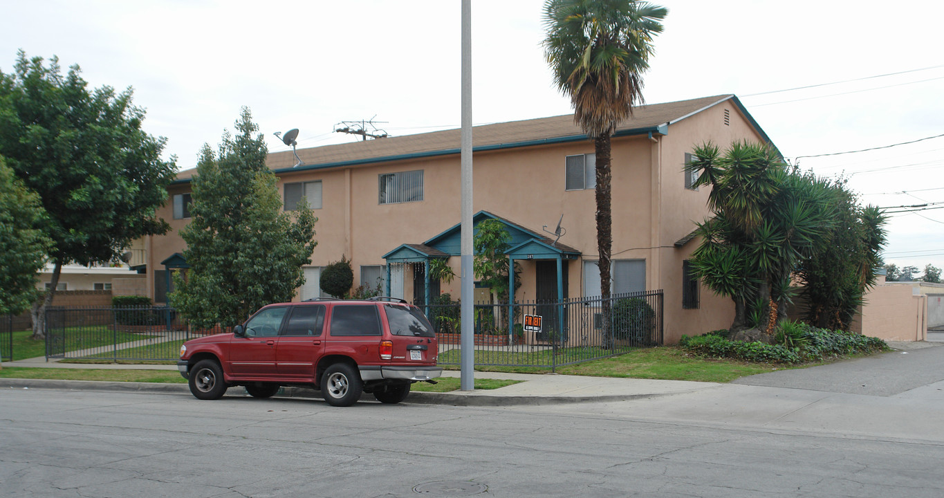 391 N Prospero Dr in Covina, CA - Building Photo