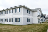 GRAY GABLES OF ALBERT LEA in Albert Lea, MN - Building Photo - Building Photo