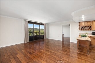 24055 Paseo Del Lago W, Unit 863 in Laguna Woods, CA - Building Photo - Building Photo