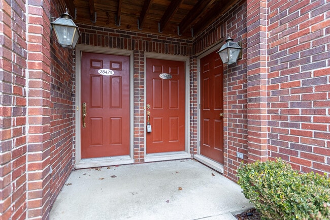 28471 Carlton Way Dr in Novi, MI - Building Photo - Building Photo