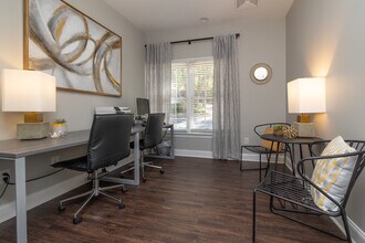 Eastwood Village Apartment Homes in Asheville, NC - Foto de edificio - Interior Photo