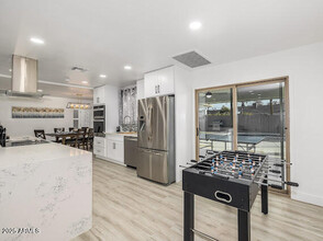 1101 E Balboa Dr in Tempe, AZ - Building Photo - Building Photo
