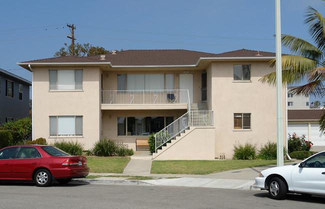 236-242 Estrella St in Ventura, CA - Foto de edificio - Building Photo