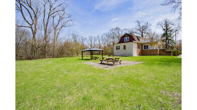 1305 Oswego Rd in Naperville, IL - Building Photo - Building Photo
