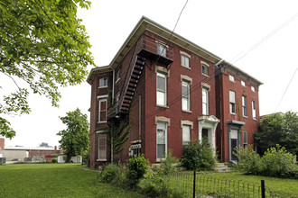 219 E Breckinridge St in Louisville, KY - Building Photo - Building Photo