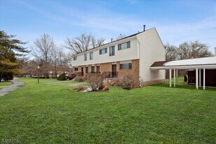 911 Merritt Dr in Hillsborough Township, NJ - Building Photo