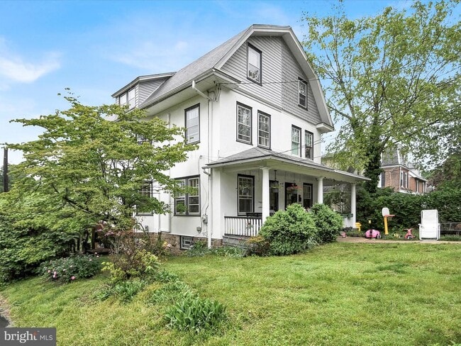 3 Bells Mill Rd in Erdenheim, PA - Building Photo - Building Photo