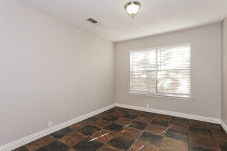 4812 Derby Ln in Dallas, TX - Building Photo - Building Photo