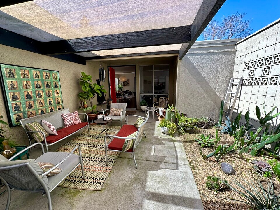 352 Avenida Sevilla in Laguna Woods, CA - Building Photo