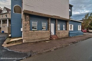401 Valley Ave in Olyphant, PA - Building Photo