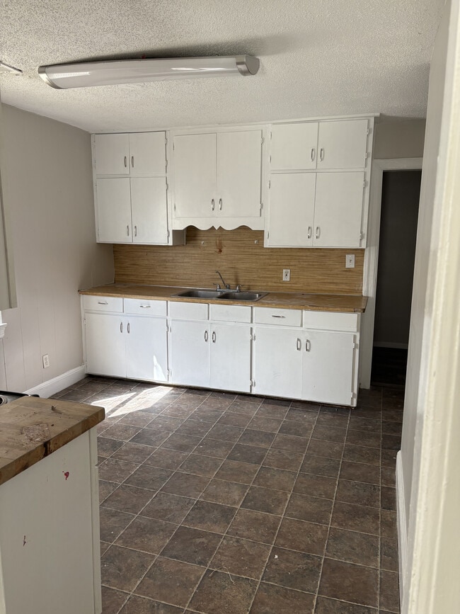 2409 Poplar St in Montgomery, AL - Building Photo - Building Photo