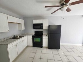 1956 Grove Ave in Ft. Myers, FL - Building Photo - Building Photo