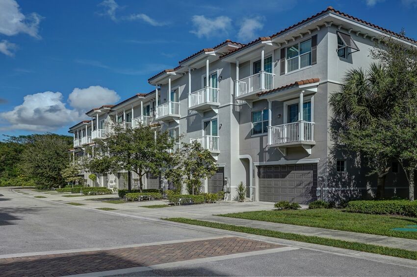 Midtown Delray in Delray Beach, FL - Foto de edificio